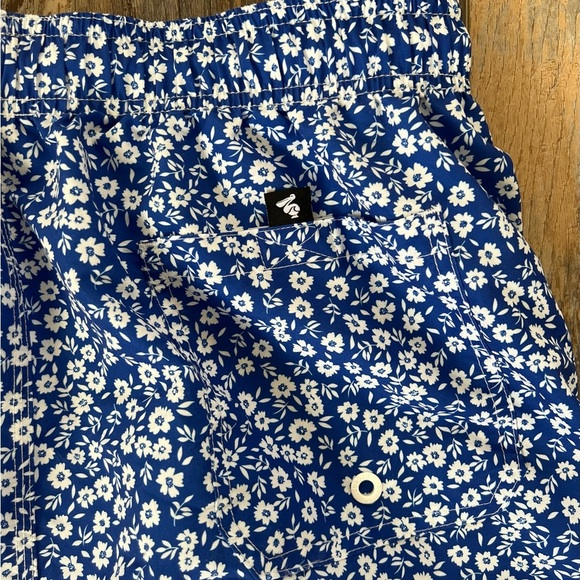 Men’s Blue & White Patterned Swim Trunks w/ Elastic Waistband Drawstring Size L - Picture 11 of 15